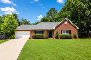 113 Arcadia Dr, Dothan, AL 36305