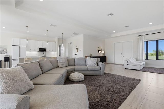 1425 NW 13th AVE, Cape Coral, FL 33993