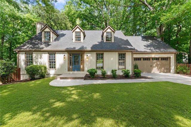 1476 W Lake Drive, Gainesville, GA 30501