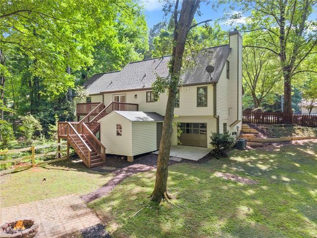 1476 W Lake Drive, Gainesville, GA 30501