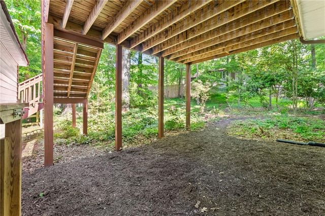 1476 W Lake Drive, Gainesville, GA 30501