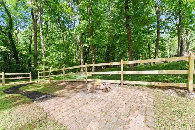 1476 W Lake Drive, Gainesville, GA 30501
