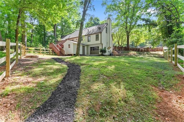 1476 W Lake Drive, Gainesville, GA 30501