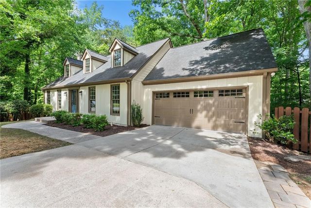 1476 W Lake Drive, Gainesville, GA 30501