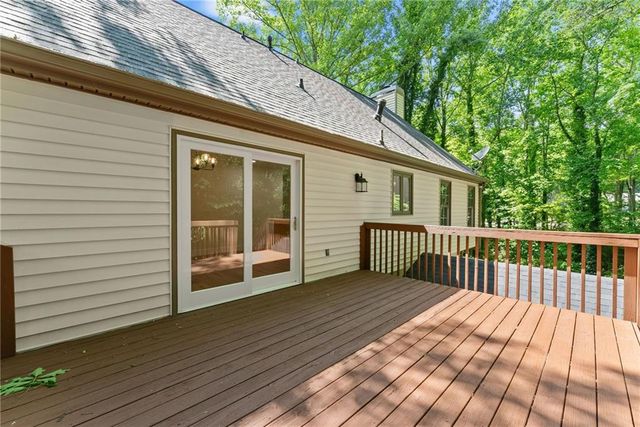 1476 W Lake Drive, Gainesville, GA 30501