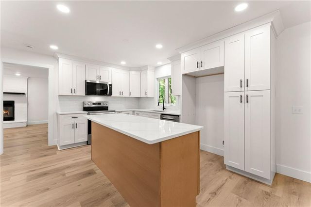 1476 W Lake Drive, Gainesville, GA 30501