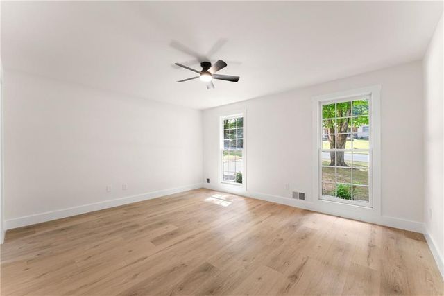 1476 W Lake Drive, Gainesville, GA 30501