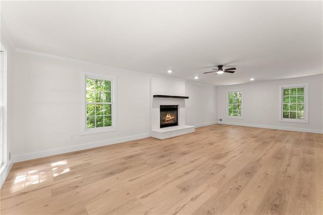 1476 W Lake Drive, Gainesville, GA 30501