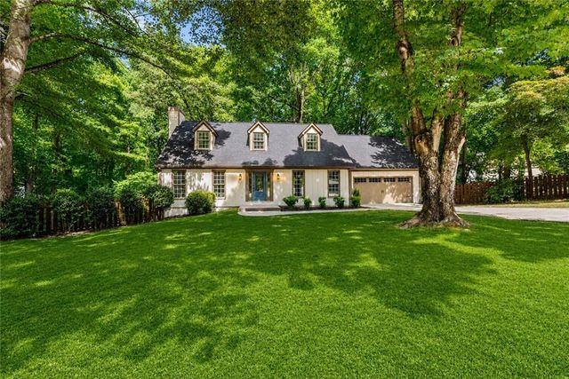 1476 W Lake Drive, Gainesville, GA 30501