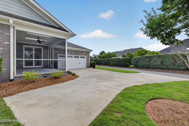 8450 Oak Abbey Trail NE, Leland, NC 28451