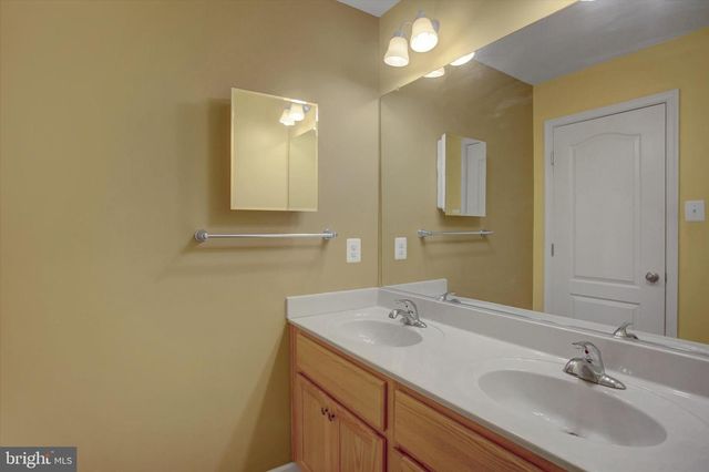 1234 THISTLEDOWN DRIVE, Chambersburg, PA 17202