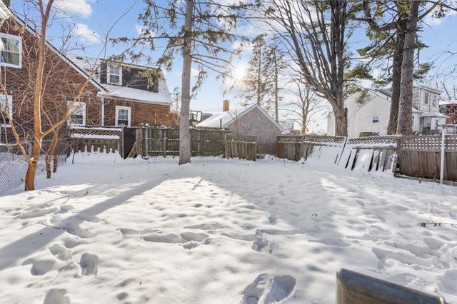 553 White Bear Avenue N, Saint Paul, MN 55106