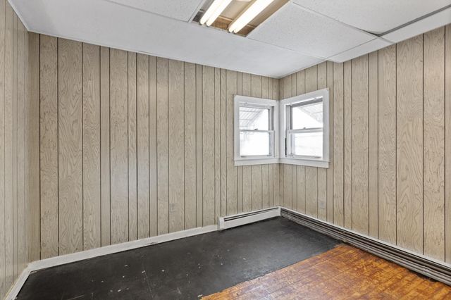 553 White Bear Avenue N, Saint Paul, MN 55106