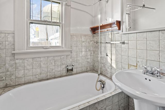 553 White Bear Avenue N, Saint Paul, MN 55106