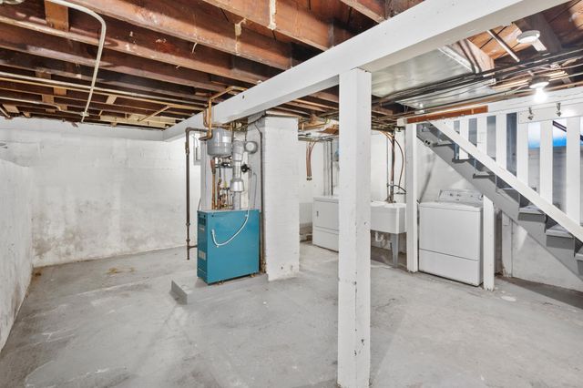 553 White Bear Avenue N, Saint Paul, MN 55106