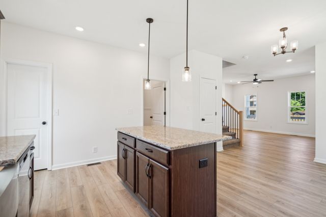 1473 Isaiah Dr, Clarksville, TN 37042