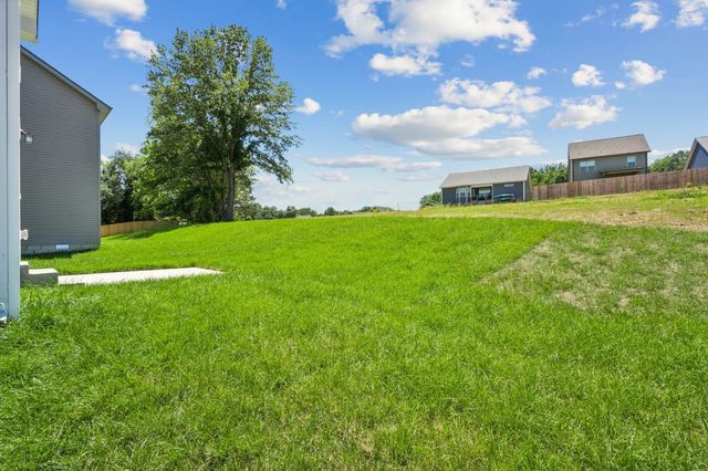 1473 Isaiah Dr, Clarksville, TN 37042