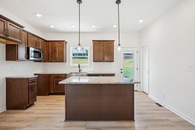 1473 Isaiah Dr, Clarksville, TN 37042