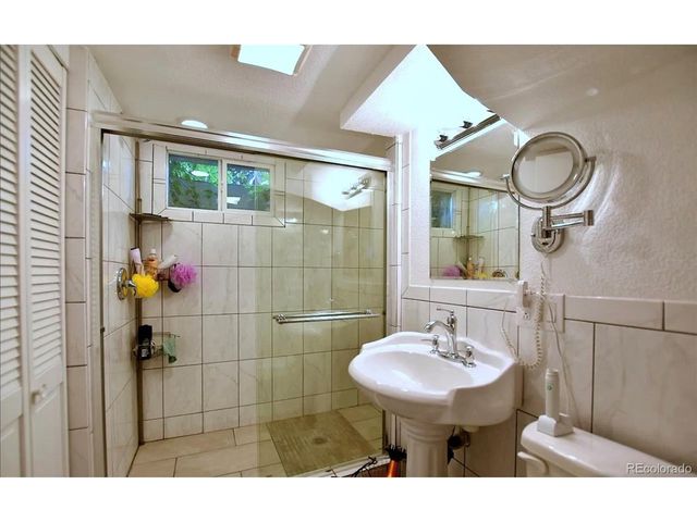 2822 W 5th St, Greeley, CO 80634