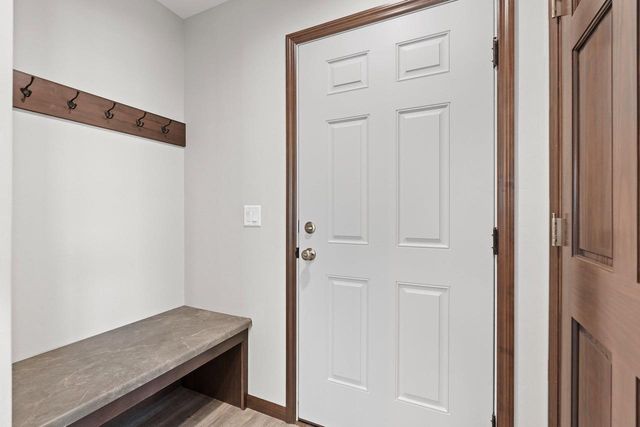 1800 SOUTHLAND LANE, New London, WI 54961