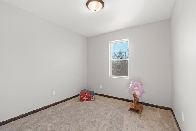1800 SOUTHLAND LANE, New London, WI 54961