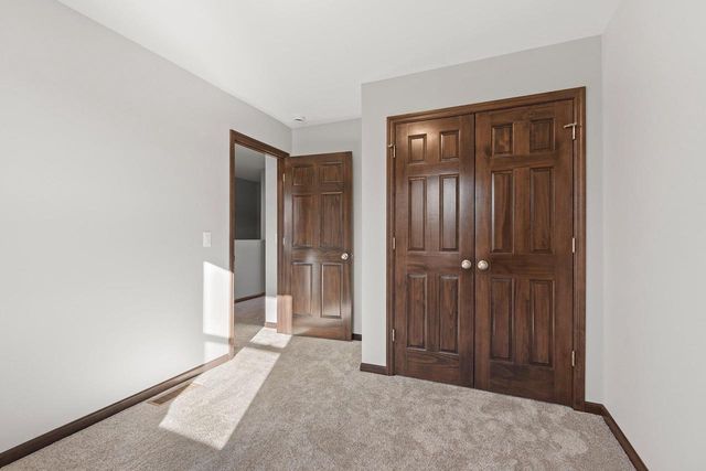 1800 SOUTHLAND LANE, New London, WI 54961