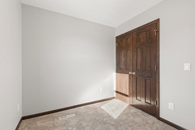 1800 SOUTHLAND LANE, New London, WI 54961