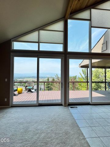 1403 Highcrest Drive, Medford, OR 97504