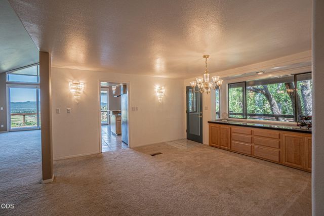 1403 Highcrest Drive, Medford, OR 97504