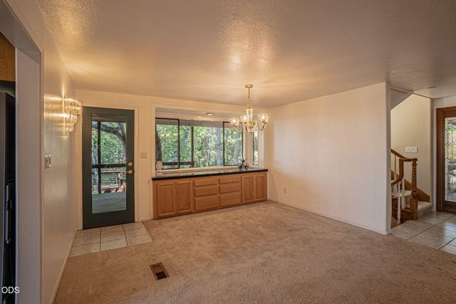 1403 Highcrest Drive, Medford, OR 97504