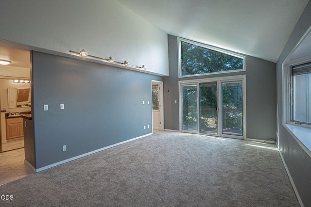 1403 Highcrest Drive, Medford, OR 97504