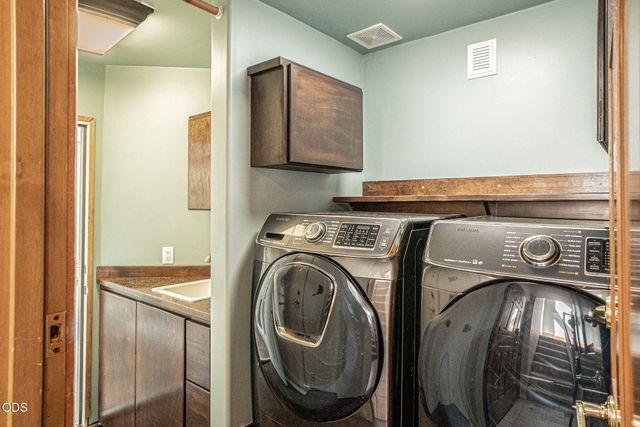 1403 Highcrest Drive, Medford, OR 97504