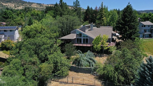 1403 Highcrest Drive, Medford, OR 97504