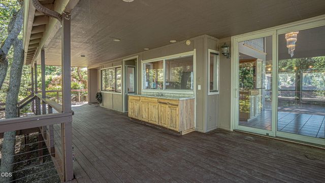 1403 Highcrest Drive, Medford, OR 97504