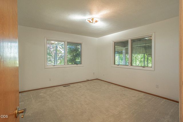 1403 Highcrest Drive, Medford, OR 97504