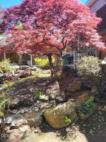 1403 Highcrest Drive, Medford, OR 97504