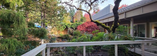 1403 Highcrest Drive, Medford, OR 97504