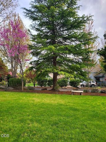 1403 Highcrest Drive, Medford, OR 97504