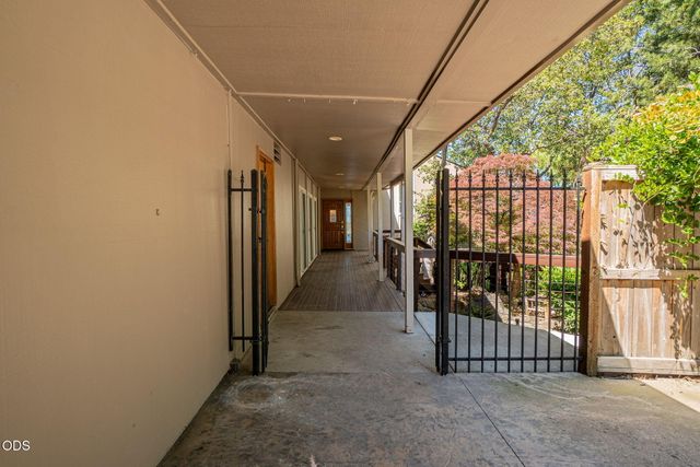 1403 Highcrest Drive, Medford, OR 97504