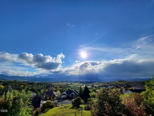 1403 Highcrest Drive, Medford, OR 97504