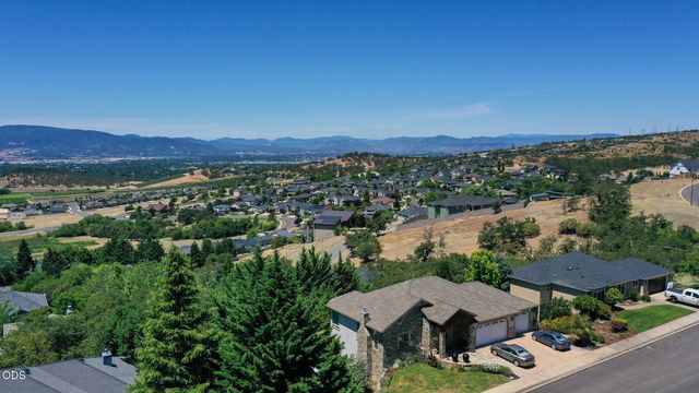 1403 Highcrest Drive, Medford, OR 97504