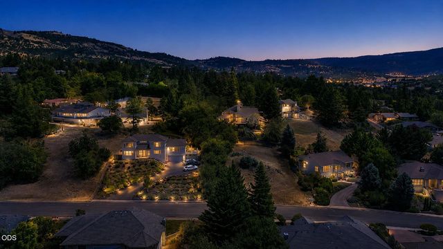 1403 Highcrest Drive, Medford, OR 97504