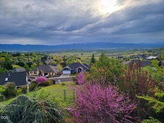 1403 Highcrest Drive, Medford, OR 97504
