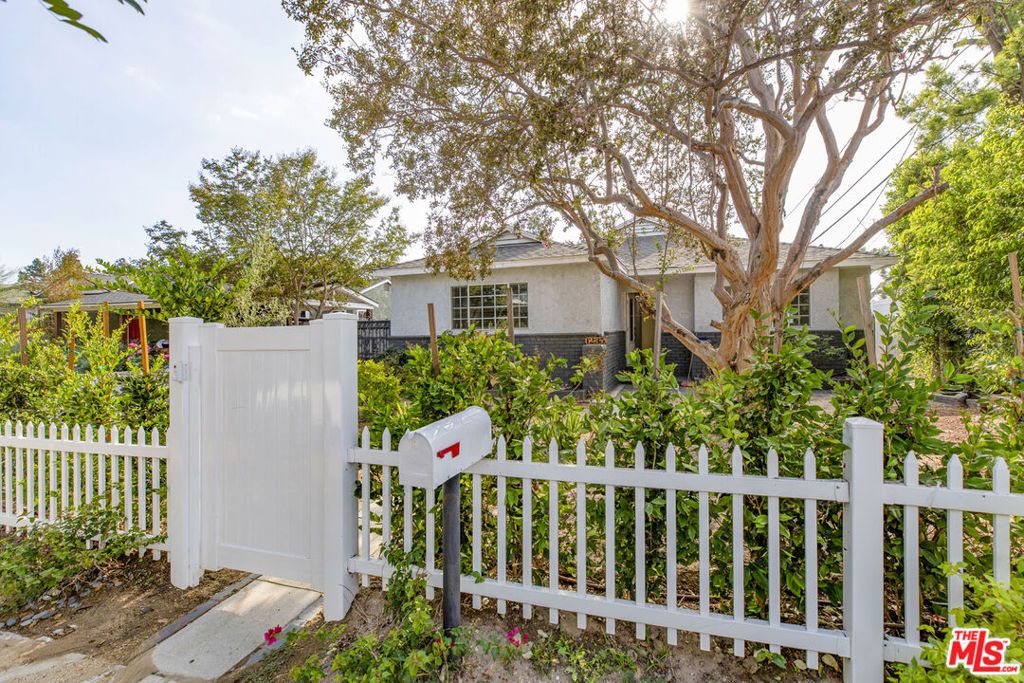 1235 N Catalina Street, Burbank, CA 91505