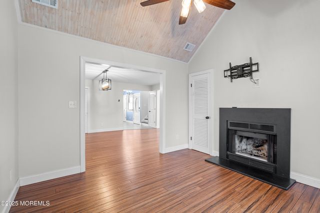 7 Longfellow Court, Freehold, NJ 07728