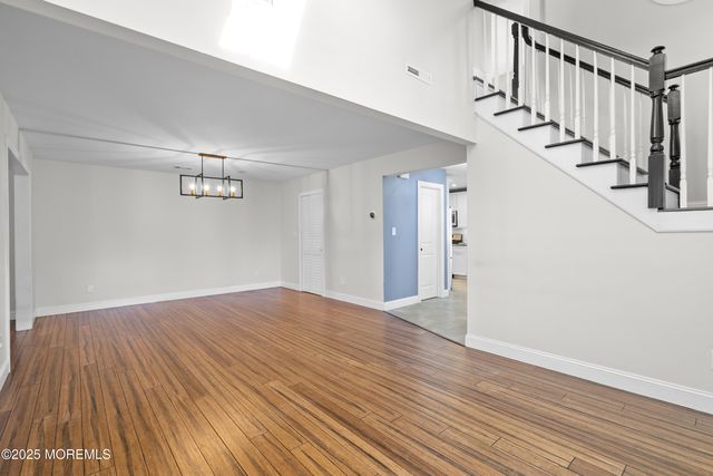 7 Longfellow Court, Freehold, NJ 07728