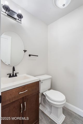 7 Longfellow Court, Freehold, NJ 07728