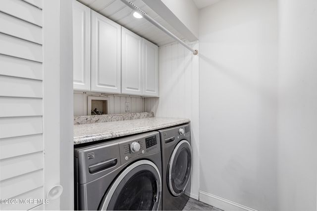 7 Longfellow Court, Freehold, NJ 07728