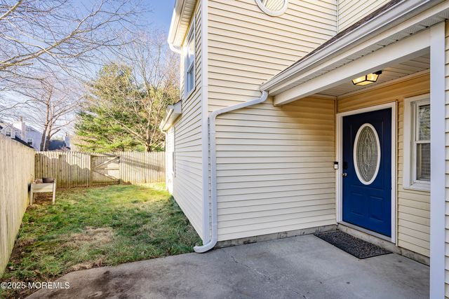 7 Longfellow Court, Freehold, NJ 07728