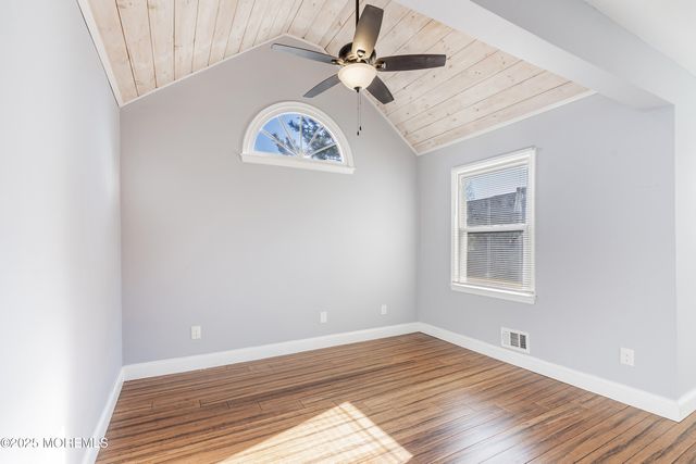 7 Longfellow Court, Freehold, NJ 07728